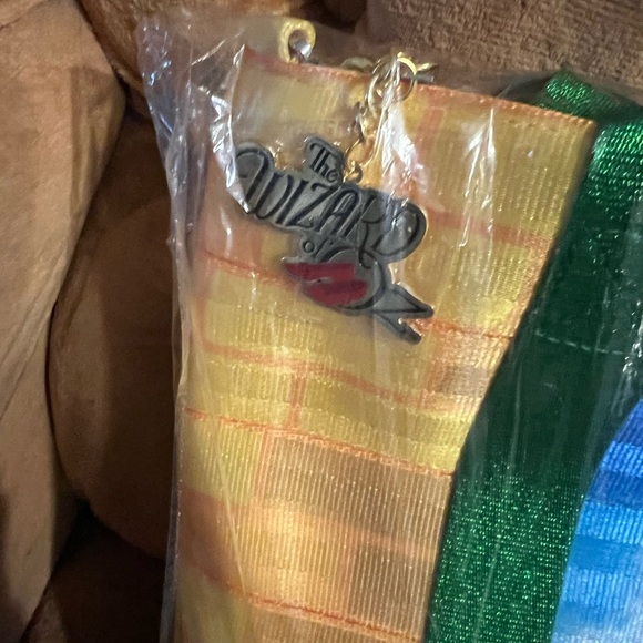 NWT Harveys Wizard of Oz Poster Tote - Picture 4 of 4